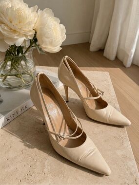 Vero Cuoio Cream Pointed-Toe Stiletto Heels with Cross Straps